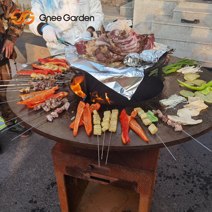 Out Door Bbq Grill Garden Outdoor Corten Teräksinen kokoontaittuva BBQ Grill