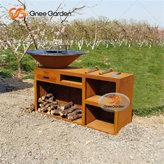 Ulkona ruosteinen Corten Steel Brasero -grilli